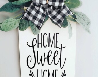 Featured image of post Painting Mason Jar Door Hanger Ideas : I love the chalk paint look for the bottom half of the tall jars, and the succulents look mason jars are easy to create.