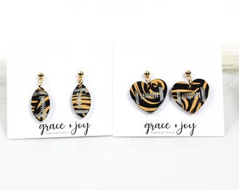 Pendiente colgante de fútbol negro y amarillo, pendiente de fútbol para el día del partido, joyería para mamás de fútbol, pendiente de aficionado al fútbol, pendientes amarillos y negros