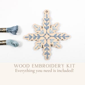 Enfeite bordado de floco de neve, kit de bordado faça você mesmo para iniciantes, enfeite de madeira caseiro, kit de artesanato para adultos, artesanato moderno, faça você mesmo