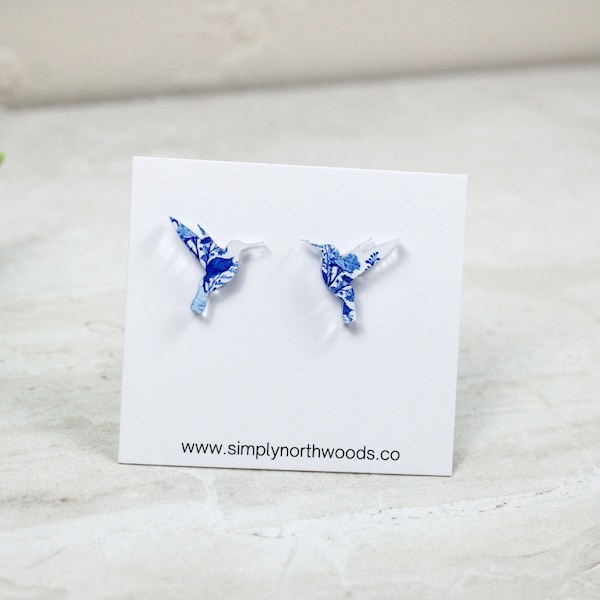 Chinoiserie Hummingbird earrings stud, small floral earrings, birthday gift for grandma, bird studs, bird lover gift, hummingbird jewelry