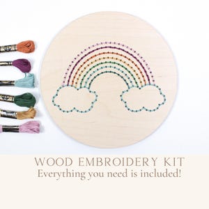 Stickpackung für Anfänger, Holz Regenbogen Stickpackung, Regenbogen Bastelpackung für Kinder, Sticken lernen, Geburtstagsgeschenk für 10-jährige
