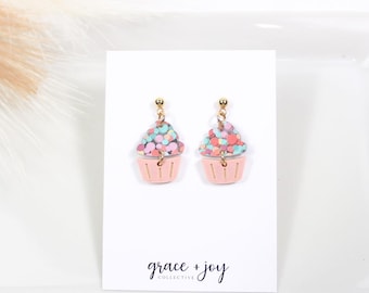 Pendientes de cupcakes, pendientes de fiesta de cumpleaños, regalo de cupcakes para niñas, pendientes de lunares, regalo de cumpleaños para panaderos, pendientes de cumpleaños extravagantes