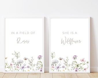 En un campo de rosas, ella es una flor silvestre imprimible, vivero floral de niña imprime juego de 2, arte de pared de vivero de niñas de flores silvestres, regalo de Baby Shower
