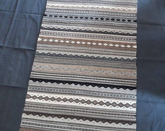 Authentischer Zapotec-Teppich (Regen und Berge), 100 % neutrale Schaf- und Angorawolle. 32 Zoll B x 59 Zoll L.