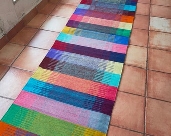Authentischer Zapotec-Teppich (Flurläufer) *Moderne Tradition * 100 % Schafwolle und natürliche Farbstoffe. 32 Zoll B x 118 Zoll L.