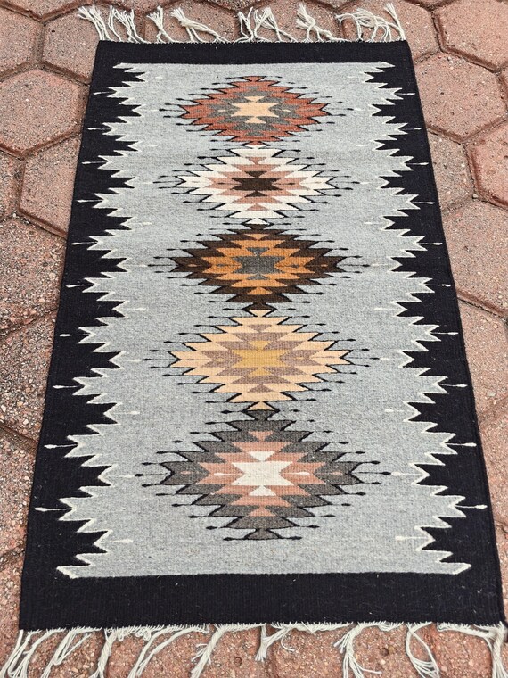 Authentischer Zapoteken-Teppich (Maguey) *Agave*, 100 % Wolle, natrliche  Farbstoffe. 24 Zoll B x 39 Zoll L. - Etsy.de