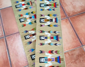 Authentische Zapoteken-Läuferin (Frauen des Maisfeldes), 100 % Schafwolle und natürliche Farbstoffe. 13 Zoll B x 79 Zoll L.