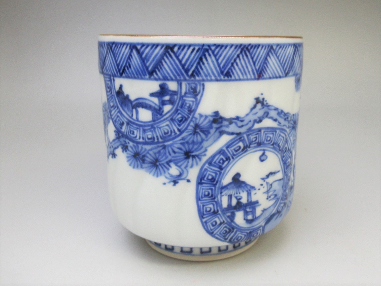 Japanese tea ware kina102 Kutaniware Oriental pattern Yunomi cup by