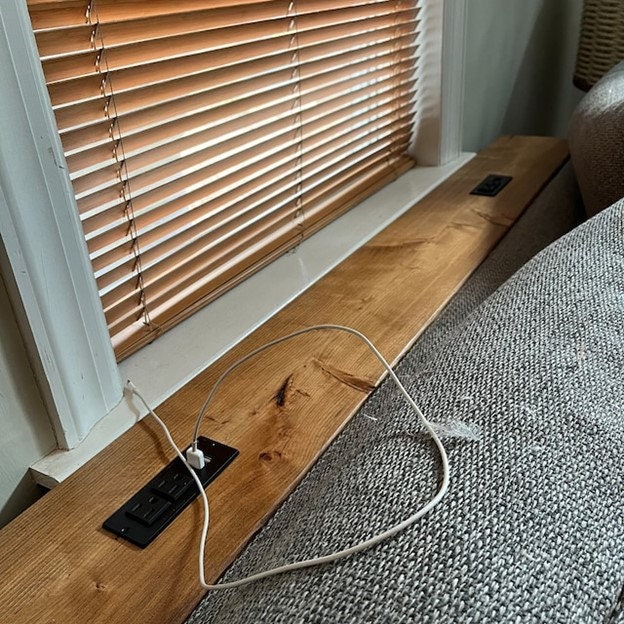 Behind the couch charging station online