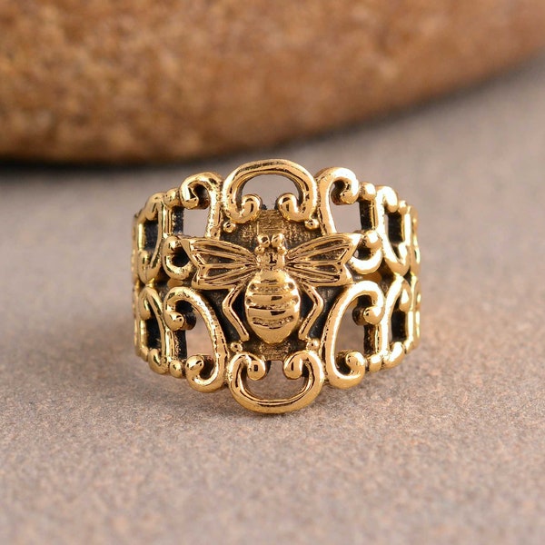 Honeybee ring, bumblebee ring, gift for her, Filligree insect ring, bug jewelry, bee ring,  September Birthstone honeycomb ring.