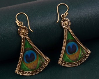 Pendientes de plumas de pavo real, joyería de latón con forma de pájaro, regalo para amantes de los animales.