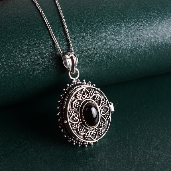 Sterling Silver Vintage Mexico Real Obsidian Gemstone, Obsidian  Black necklace, poison locket, Halloween gift ideas, unisex nacklace. gift