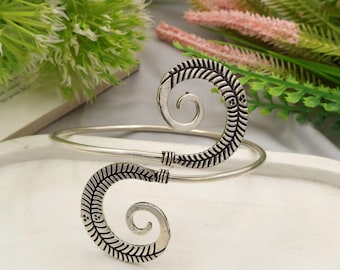 Silver Spiral Upper Arm Bracelet: Leaf Pattern Armlet