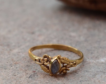 Labradorite Leaf Ring, Midi Handmade ring, Promise ring, Boho ring, Minimalist ring, Christmas Gift, Gift For her.