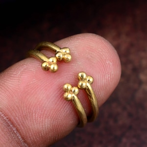 Beaded Gold Toe Ring: Adjustable Stacking Midi Ring