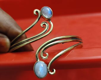 Gold Mondstein Armband, Boho Swirl Frauen Tribal Schmuck.