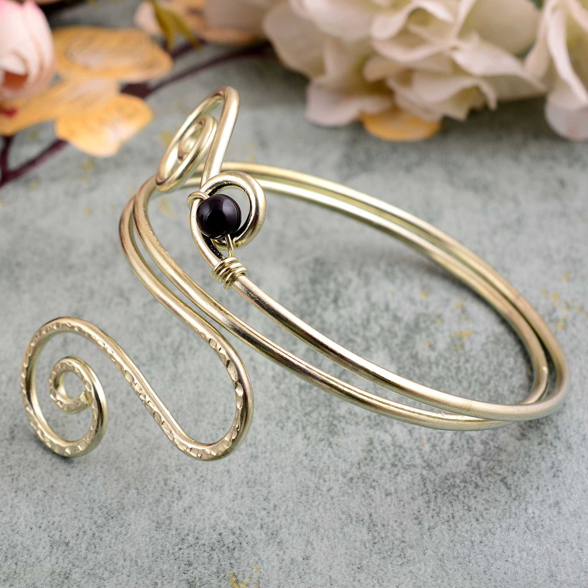 Ameri（アメリ）の「UPPER ARM BANGLE（バングル/リストバンド