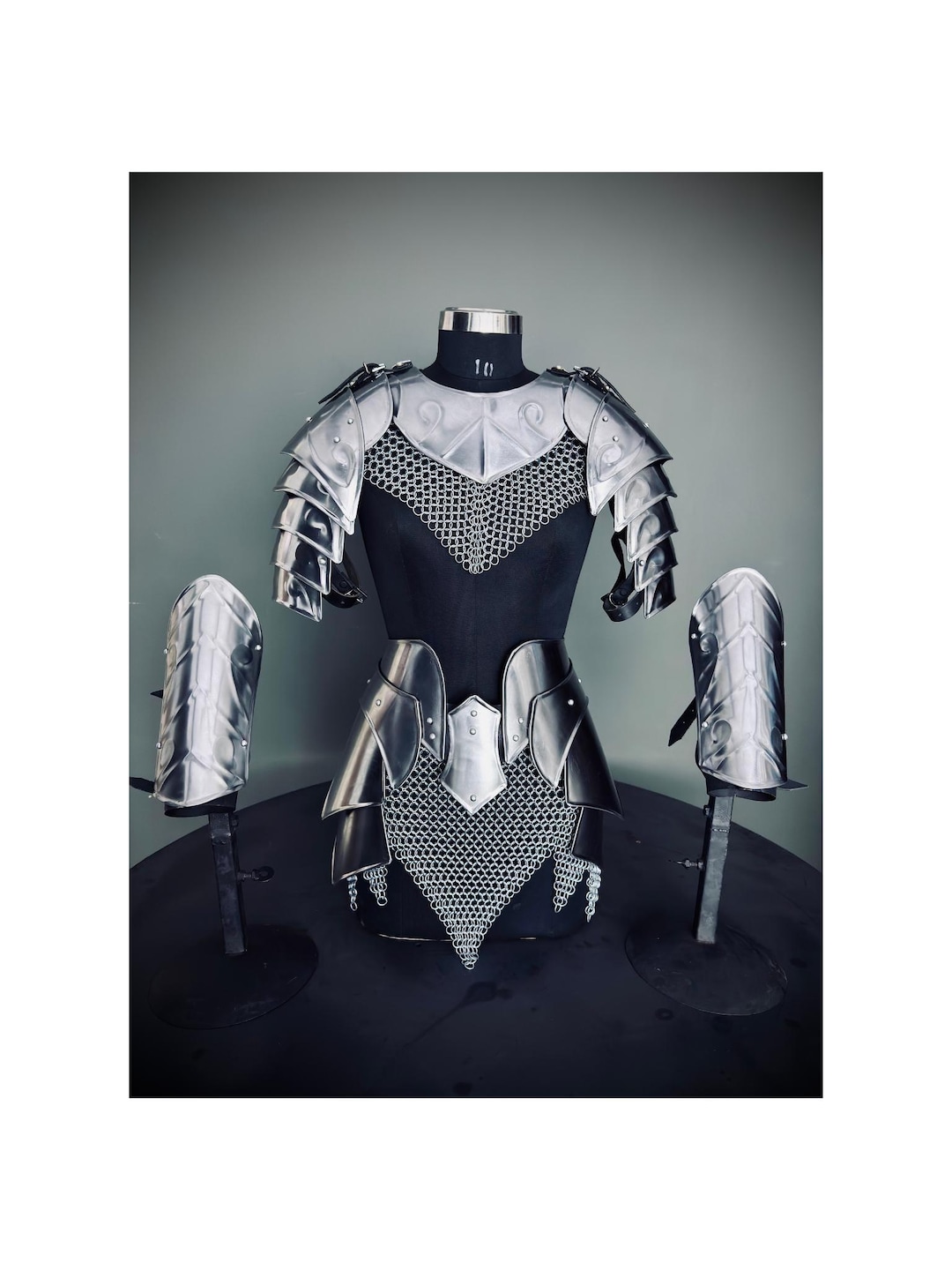 Armure médiévale de chevalier : cuirasse en acier, cotte de mailles, cosplay GN