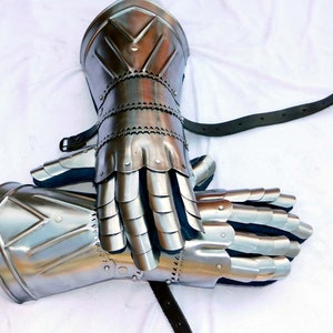 Gothic Gauntlet Armor, gloves Armor, fully functional finger, Cosplay, Sca, LARP