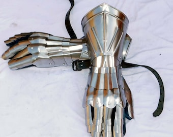 Medieval Knight Gauntlets: Solid Steel Functional Armor Gloves