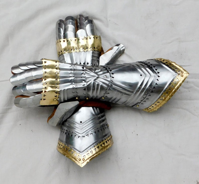 Medieval Steel Gothic Gauntlets with brass decor and leather gloves inside movable functional finger for LARP /& re-enactment use.