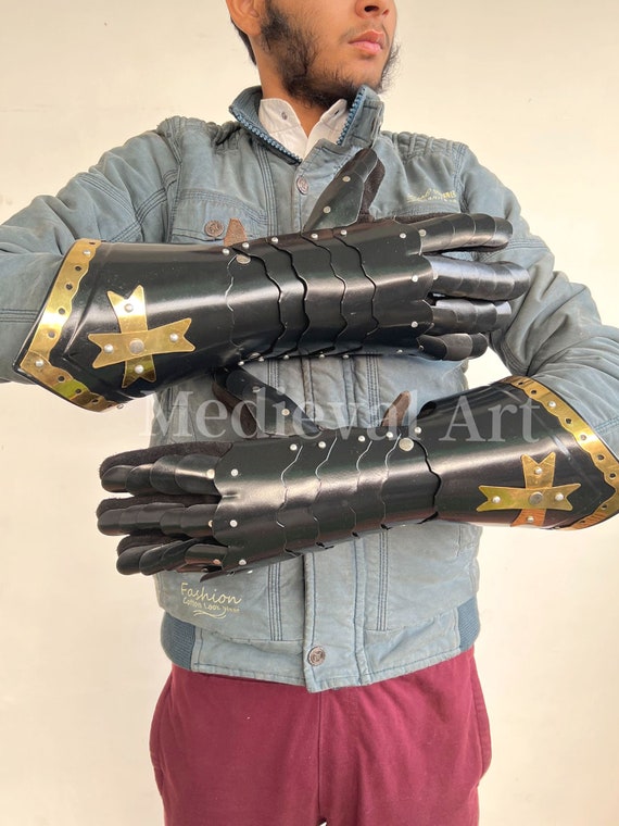 Armour with Leather Gloves Medieval Gothic Armor Steel Gauntlet