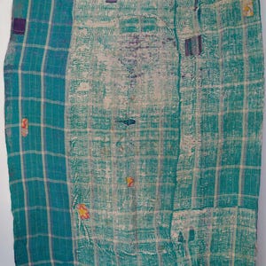 Vintage kantha-quilt: handgemaakt plaid van gerecycled katoen, wandkleed