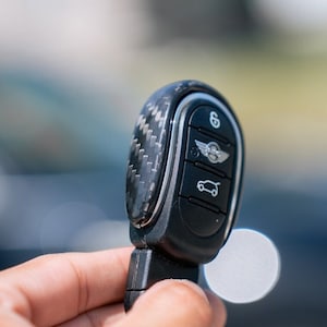 Real Carbon Fibre Slim Key Fob Surround for MINI F54 F55 F56 F57 F60 - Aftermarket, Ultra Lightweight Keyring