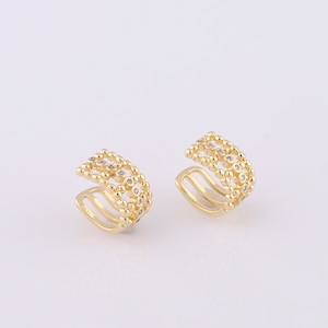Pendientes de clip de cartílago no perforantes de oro, pendientes de puño con cuentas rellenos de oro de 18 quilates, aro huggie hipoalergénico, regalo para ella, 11,5 x 12,2 x 8,2 mm