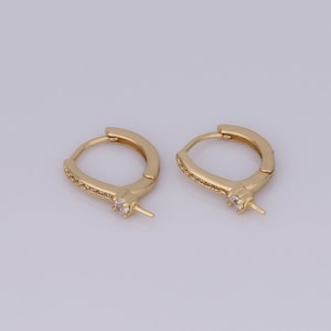 Örhängen med zirkoniafästen, örhängen med instickbara pärlor i 18K guld, smyckestillverkningsdetaljer, 13,5x18x2 mm