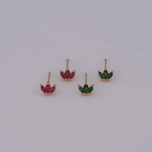 Micro Pave Zirconia Flower Stud Earrings, 18K Gold Filled Fashion Earrings, Women's Earrings, Gift for Her，6.6x8x2.3mm