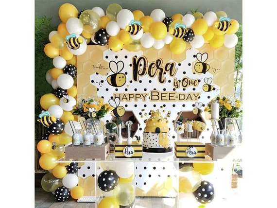 AYUQI Bee Balloon Garland Arch Kit Yellow White Black Polka Dot Foil Bumble  Bee Balloons for Baby Shower Gender Reveal Birthday Bee Day Party Decoration  