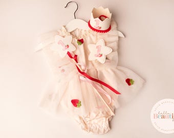 Girls first birthday outfit, Cake smash outfit, Berry first birthday,Baby girls 1st birthday,  cake smash crown, Strawberry theme birthday
