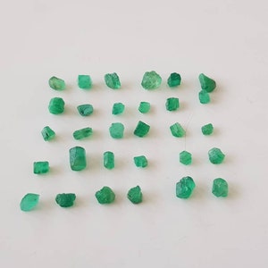 40pc Lot Emerald raw stone Natural emerald rough 2-7mm Good quality green rough emerald untreated raw gemstone loose emerald raw emerald