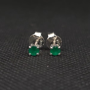 Dainty 3.5mm Natural Zambian Emerald Stud Earrings – 925 Silver Minimalist Gemstone Earrings, May Birthstone, Delicate Green Jewelry Gift.