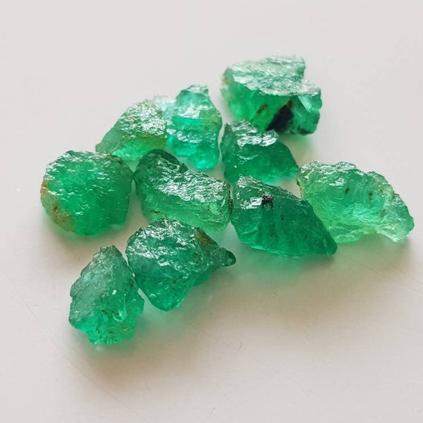 10pc  Emerald rough lot Untreated Emerald Natural emerald from Zambia 4-10mm small emerald raw fine quality raw stone jewelry raw emerald