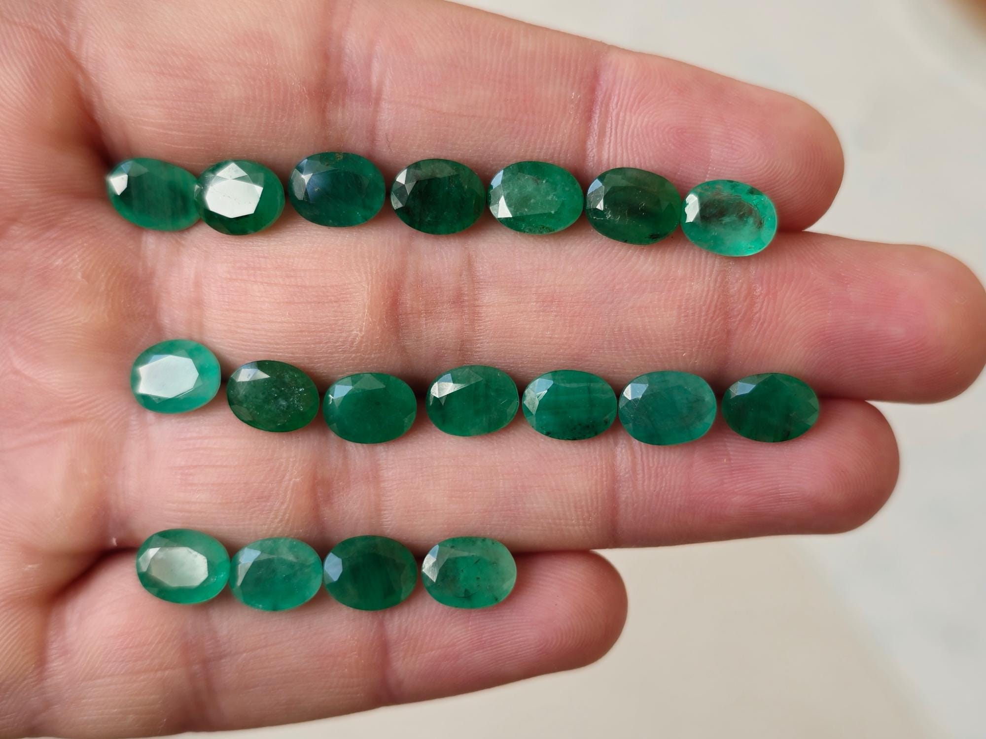 Émeraude Naturelle Du Brésil 9 Carats – Taille Ovale, 2,26-2,50 Ct, Clarté I2, Pierre Gemme