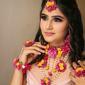 Multi Color Floral Jewellry For Bridal 2 Necklace,Earrings, Mang Tika Bracelets 7 PC Set  Haldi Mehandi Sangeet Wedding Jewelry