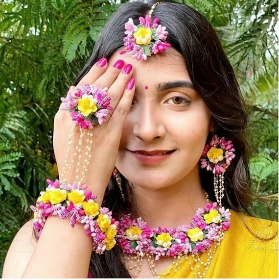 Colorful flower necklace deals
