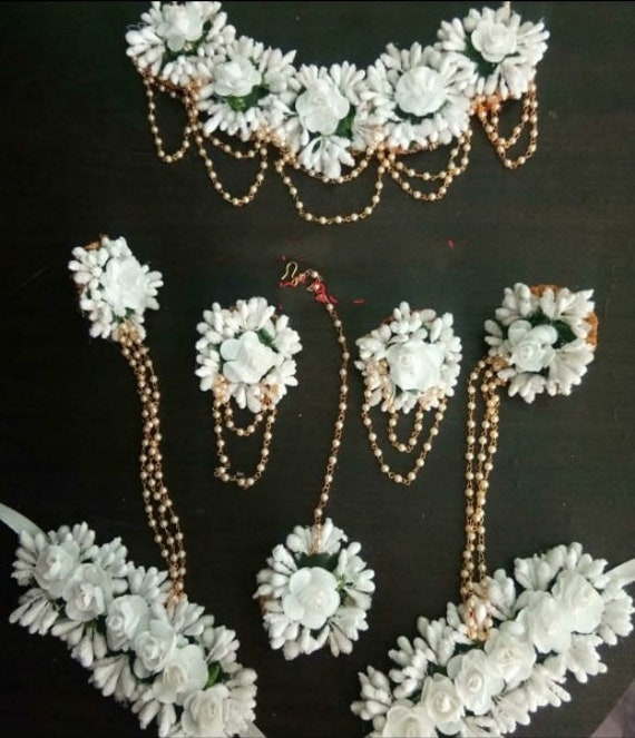 Ananya Floral Necklace Set – Indiatrendshop