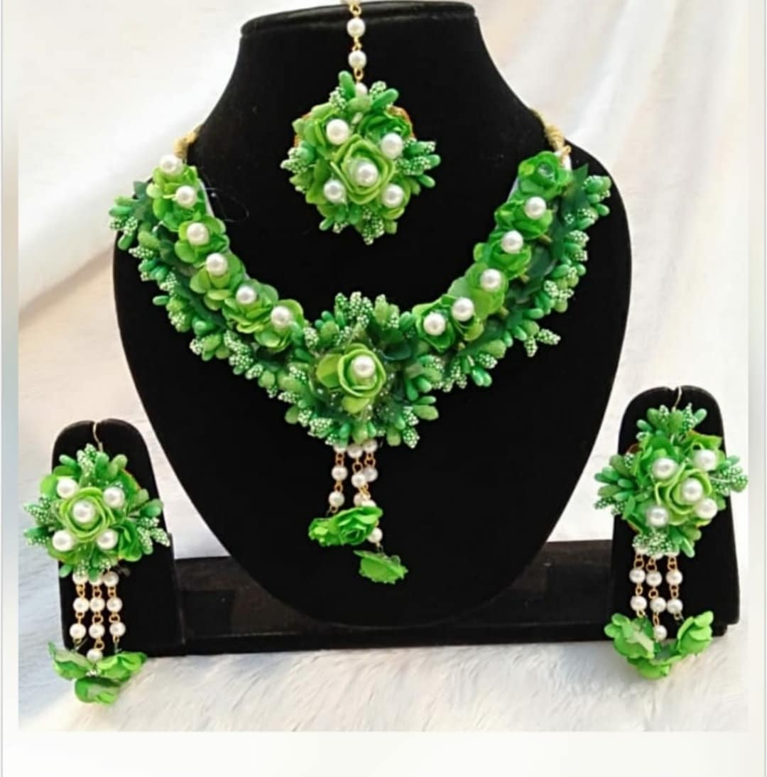 Beautiful Green Flower Haram - South India Jewels