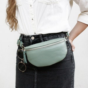 Leder Bauchtasche Damen, Gürteltasche mit breitem Wechselgurt, Crossbody Tasche, Umhängetasche personalisiert, Geschenk Freundin