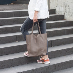 Leather shopper in taupe, large handbag, leather shoulder bag, large pouch bag, shopping bag, leather shoulder bag, gift for her