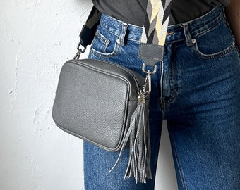 Handtas van leer in grijs, kleine schoudertas met verwisselbare riem met patroon, leren schoudertas, crossbody tas met verwisselbare riem