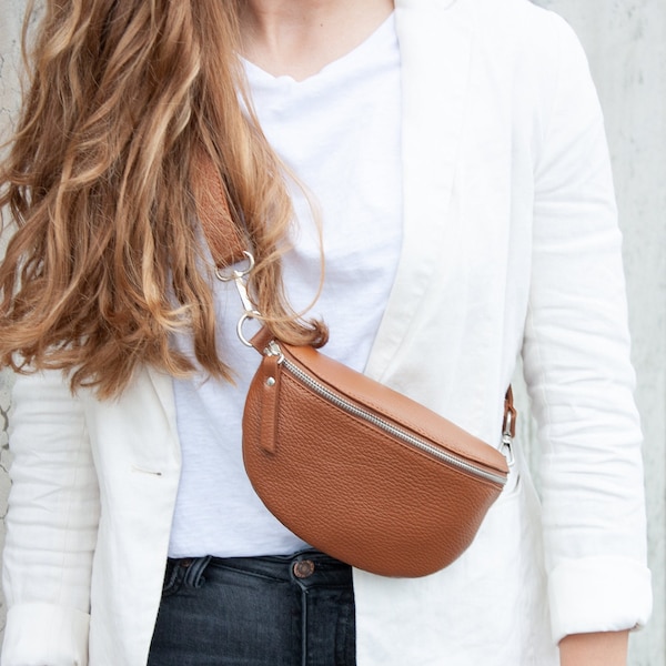 Leder Bauchtasche cognac, Geschenk zum Valentinstag, Crossbodytasche mit Wechselgurt, Geschenk für Mama, Geschenk für Ehefrau oder Freundin