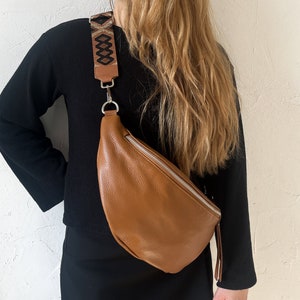 XL Bauchtasche aus Leder cognac, Große Bauchtasche, Fanny Pack & Crossbody Tasche aus Leder mit viel Platz, Gürteltasche, Geschenk für sie Bild 1