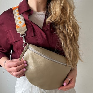 Brown leather fanny pack with 2 straps for women, leather belt patterned interchangeable belt, leather crossbody bag, hip bag with belt afbeelding 3