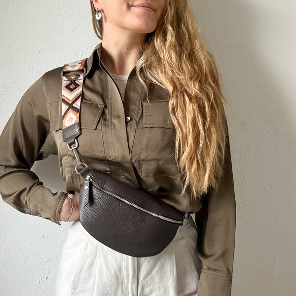 Brown leather fanny pack with 2 straps for women, leather belt + patterned interchangeable belt, leather crossbody bag, hip bag with belt