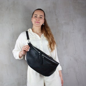 Large Leather fanny pack women, belt bag with wide interchangeable strap, crossbody bag, personalized shoulder bag, bum bag, gift for her
