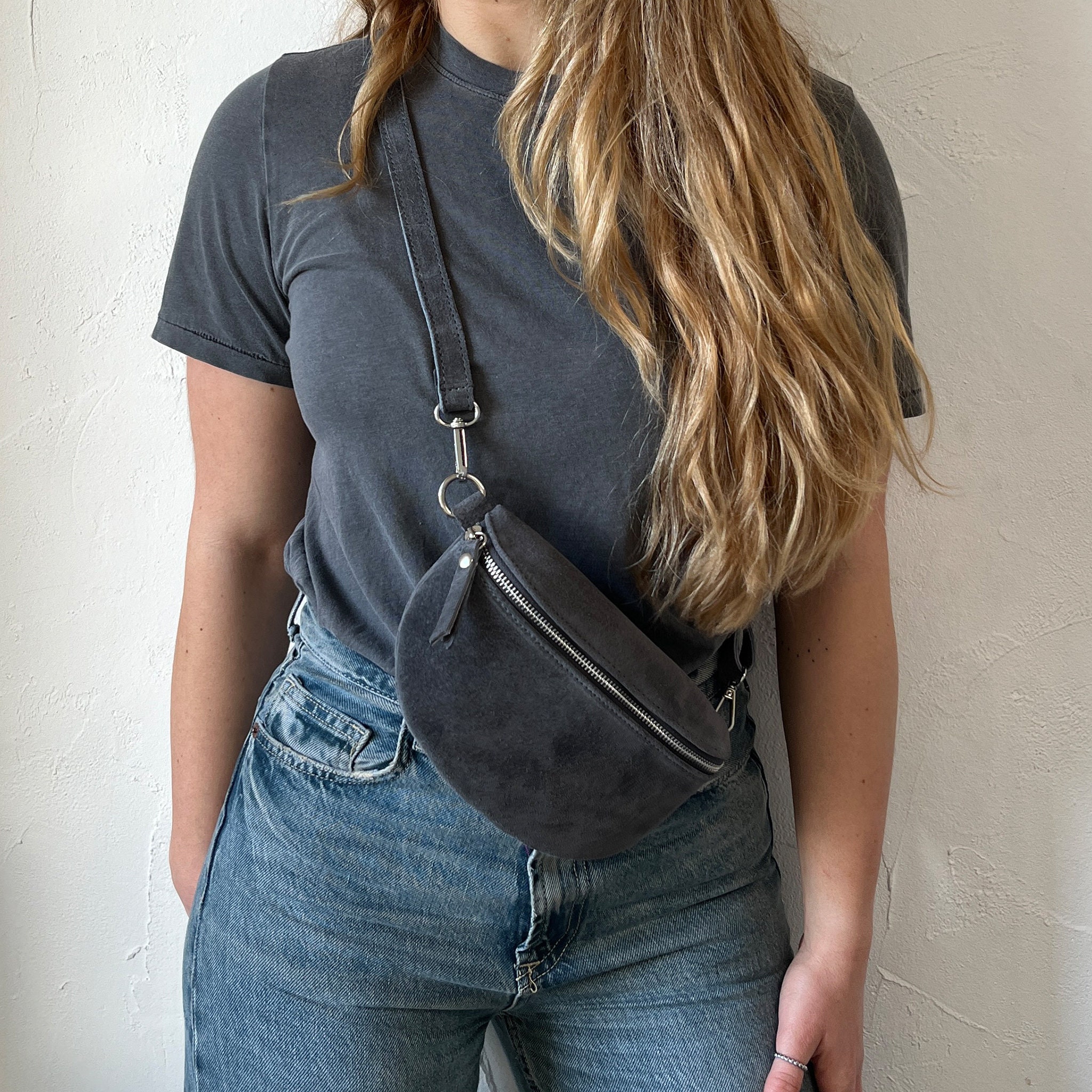 Bauchtasche Damen Wildleder, Gürteltasche mit breitem Wechselgurt, Crossbody Tasche, Umhängetasche personalisiert, Geschenk Frau